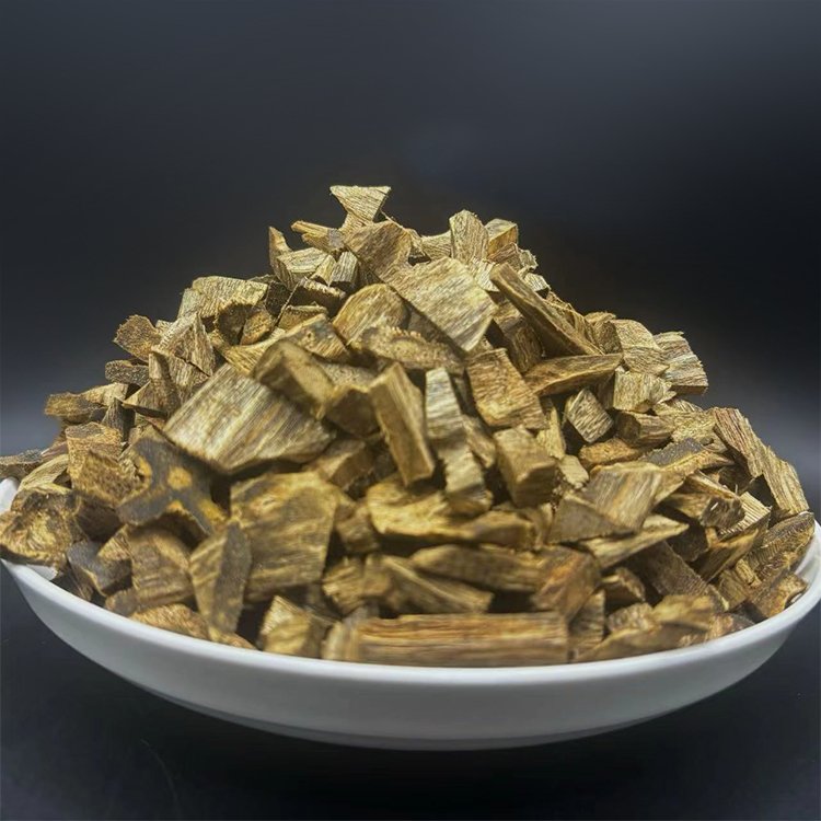 Low-Oil Sinking Kynam Agarwood Chips Wholesale