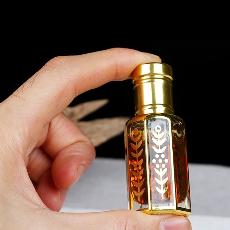 Middle East Style Agarwood Fragrance Oil Luxury Oud Perfume Supplier