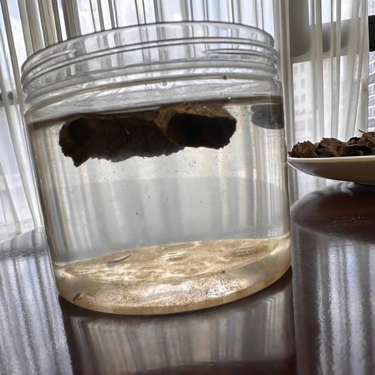Double-Surfaced Agarwood Sinking Chips Wholesale